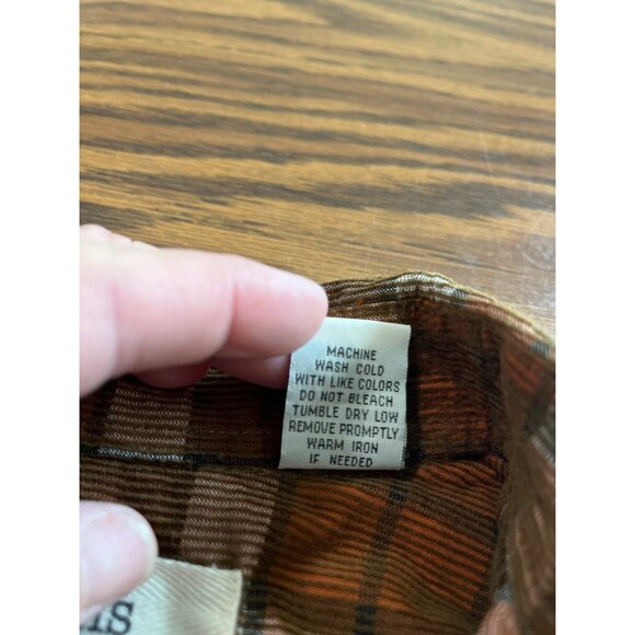 r-options San Clemente, California long sleeved button front plaid shirt size L - Picture 4 of 7